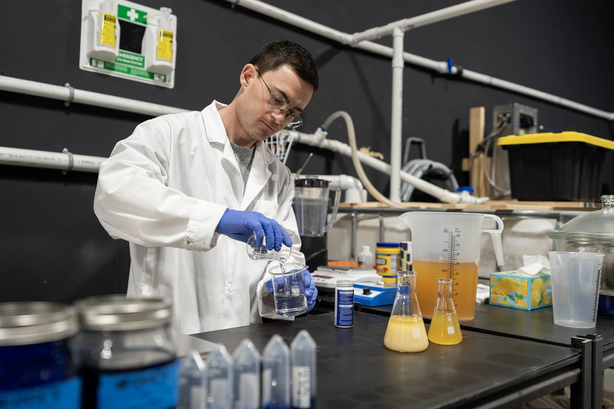 Scientist in the wasted lab